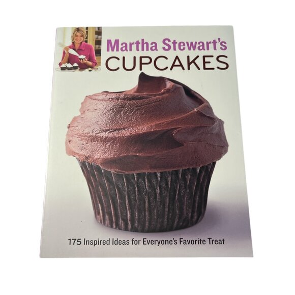BOOK Martha Stewart's Cupcakes Cookbook 175 Treats 352 Pages Illustrated - Picture 3 of 8